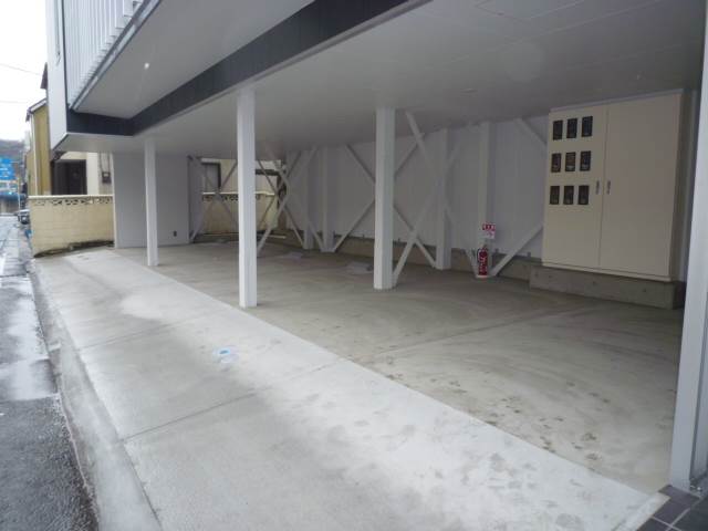 B-FLAT302号室 敷地内平面駐車場有　空き要確認