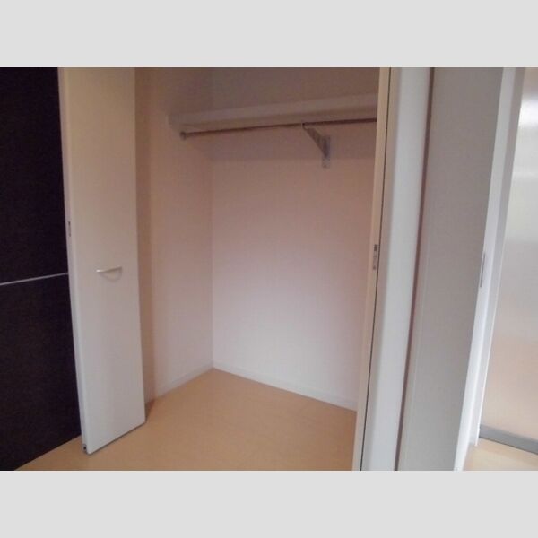 クローバーハウス101号室 洋室6.5帖 クローゼット