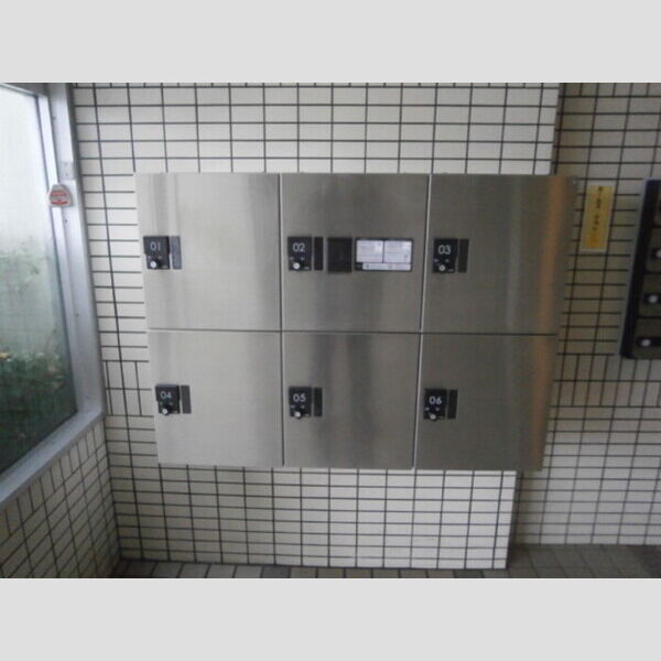 リーガル鷺沼 宅配ボックス