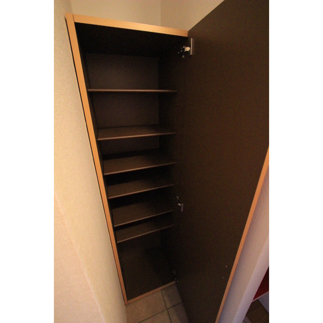 ルクソール305号室 シューズボックス