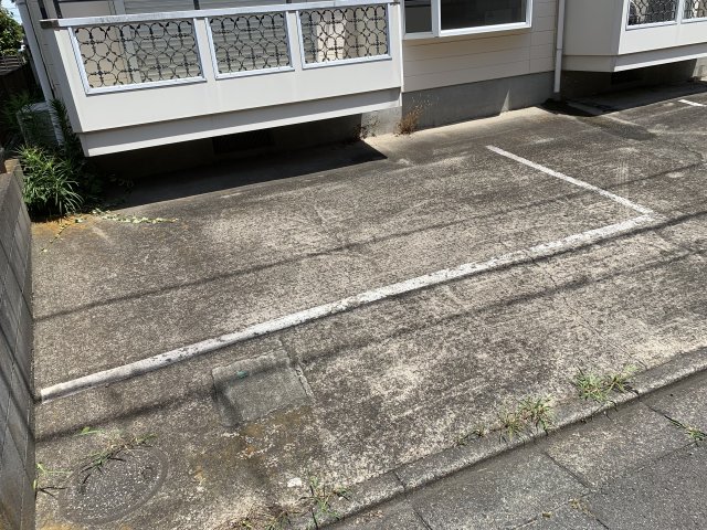 メゾン成瀬が丘102号室 駐車場