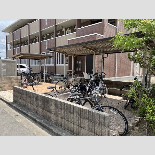 ラフィシア 駐輪場