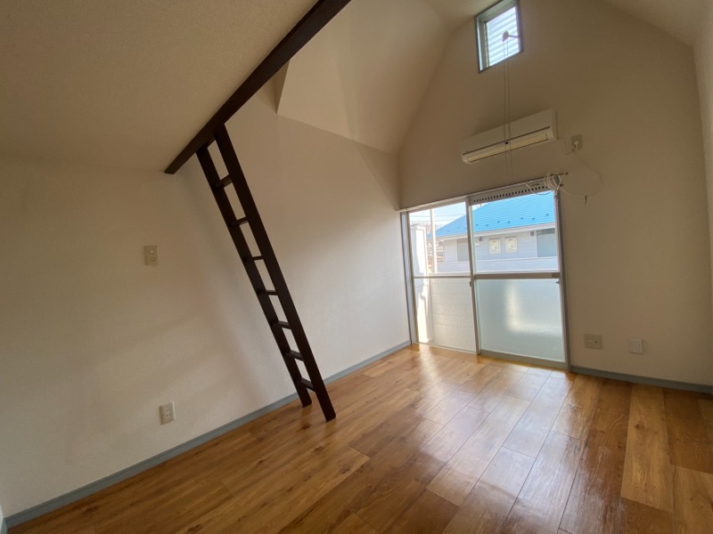 コリーヌ・F2階 ※別号室写真