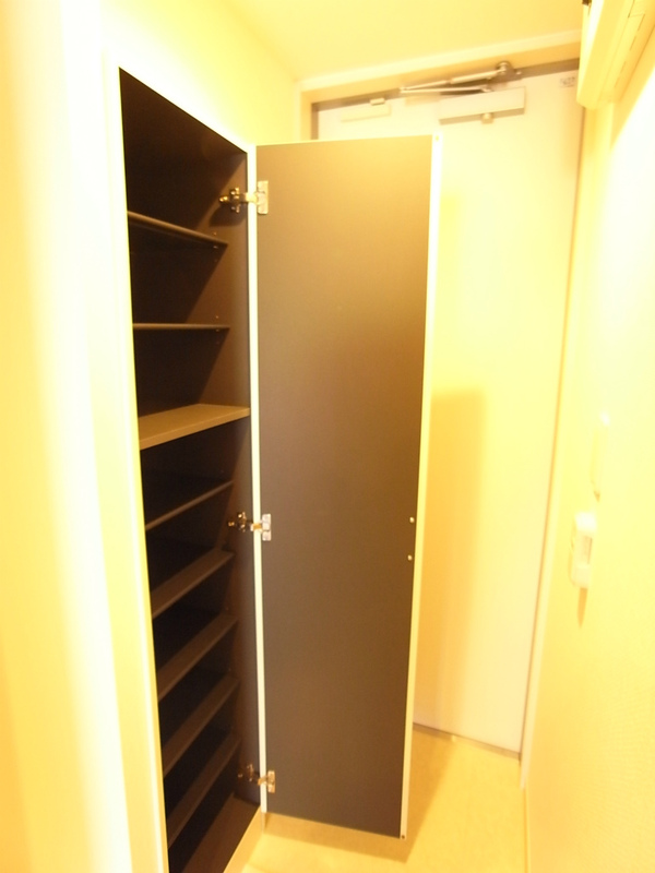 リブリ・赤塚パルル 玄関