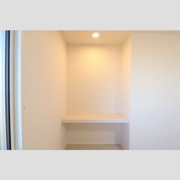 ウィステリア202号室 ワークデスク