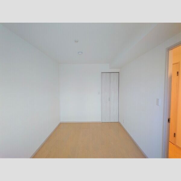 グランヴェールにしすな202号室 洋室6帖(別角度)