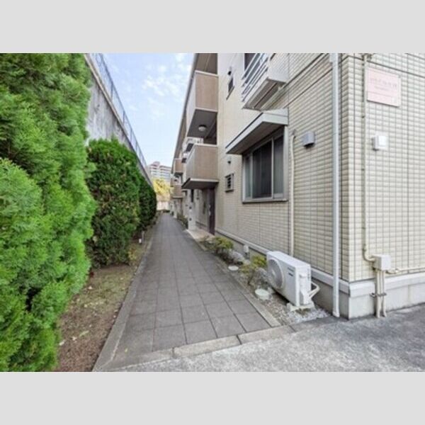 スプリングフォレスト　B エントランス