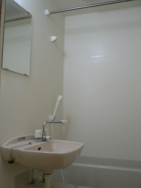 レオパレスエミールプラザ111号室 設備が異なる場合があります