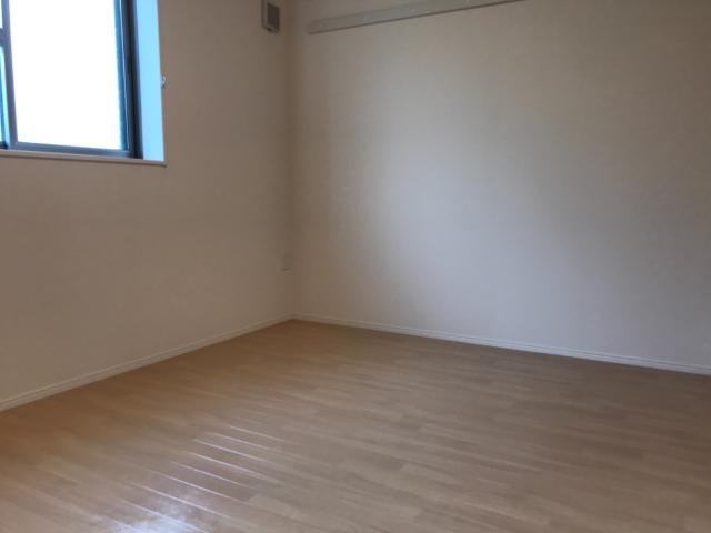 エンブレイス 洋室