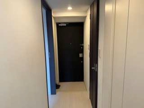 アイディーコート日本橋浜町2階 廊下からの玄関