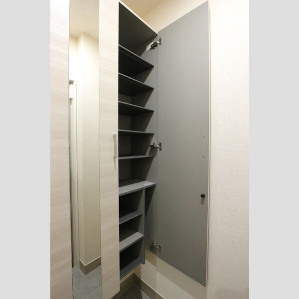 リベラル302号室 シューズボックス