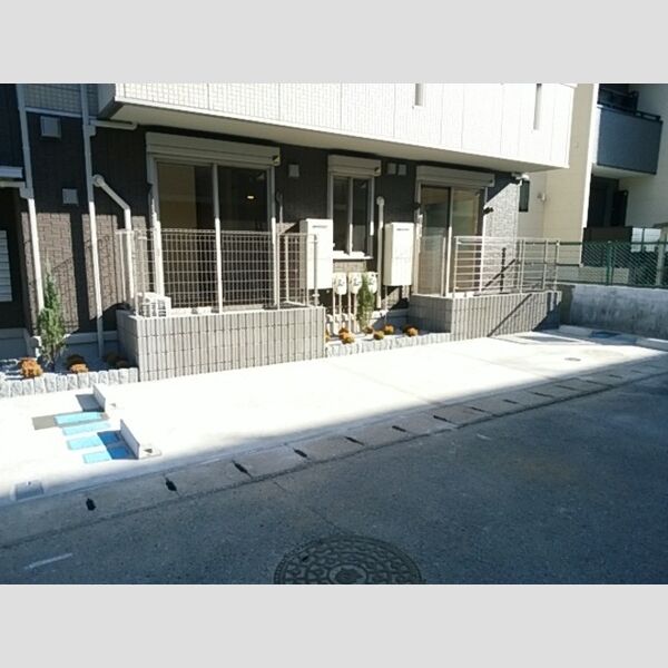 エミナーレ 駐車場