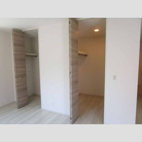サンティエⅡ クローゼットとウォークインクローゼット