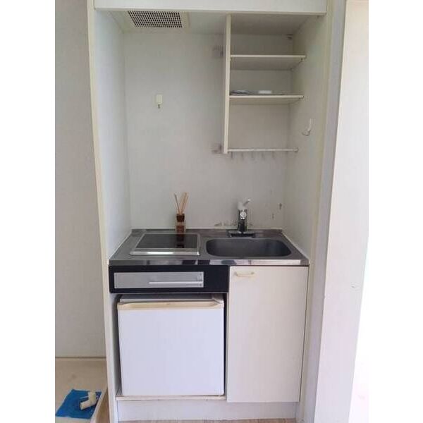 ロイヤルエモンド藤沢0202号室 キッチン