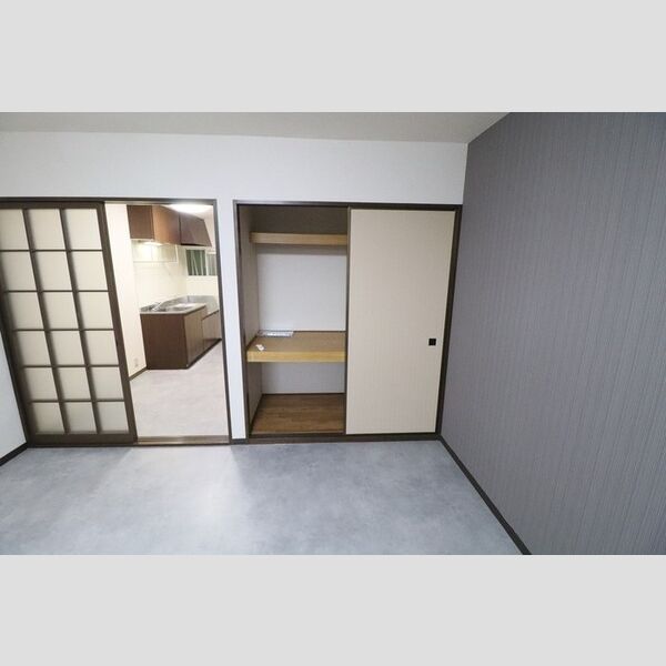 レイクヒルズ373　D 押入れ