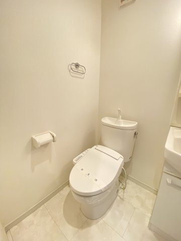 メゾンソレイユ希望ケ丘201号室 トイレ