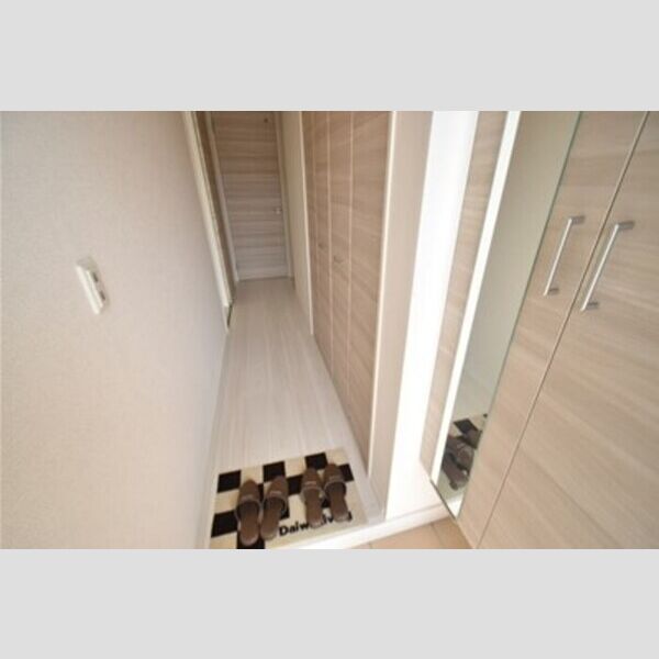 ホワイト キャッスル103号室 玄関