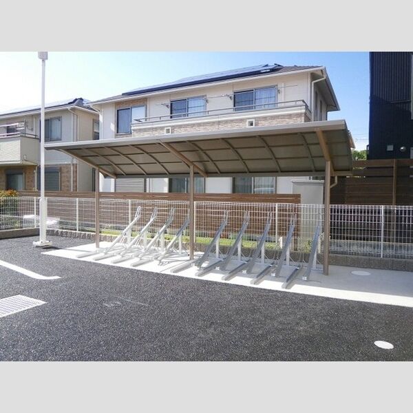 フェリーチェ207号室 駐輪場