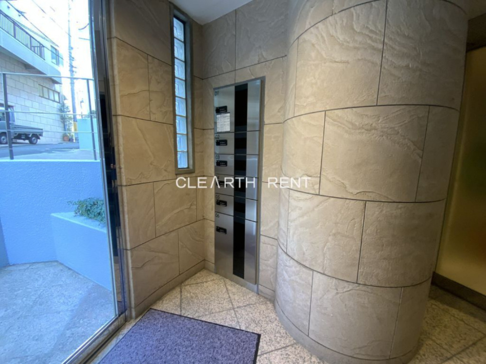 クオーレ目白台3階 24時間不在でも荷物が受け取れる宅配ボックス