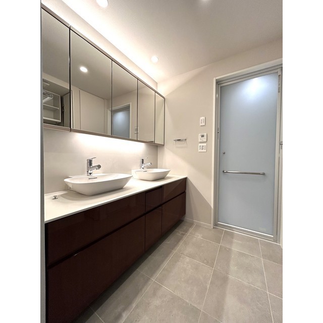 ＨＡＲＵＭＩ　ＦＬＡＧ　ＳＵＮ　ＶＩＬＬＡＧＥ　Ｔ棟5010号室 2025年8月撮影