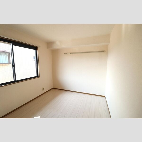 モービルコートヤマダ202号室 洋室