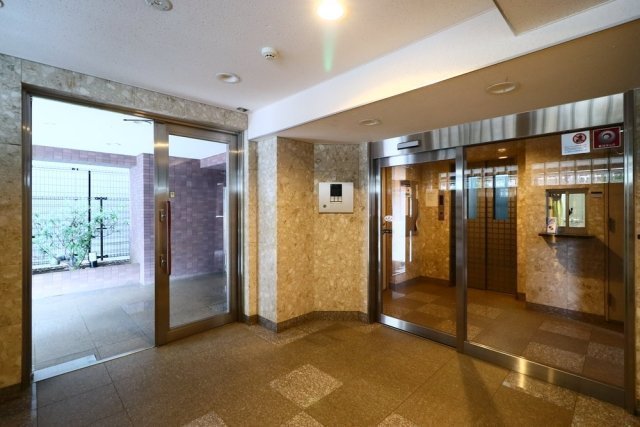 ステージファースト目白 エントランス