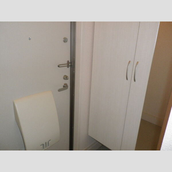 アンソレイユ101号室 玄関