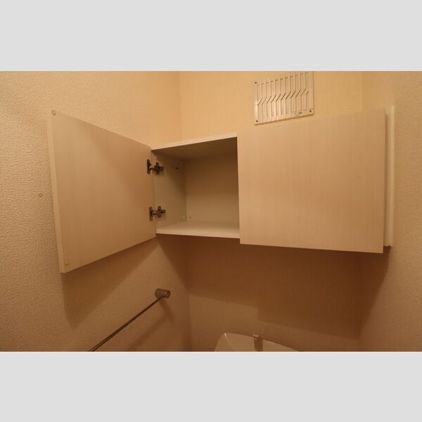 CAPE　KANEKO　A棟205号室 トイレ収納