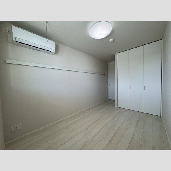 グリナージュ　リリア403号室 洋室にも照明・ACあり♪
