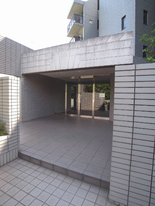 パルティール本村 エントランス