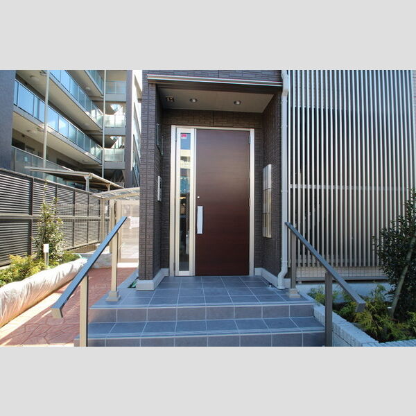 クレスト竹の塚101号室 エントランスはオートロック!