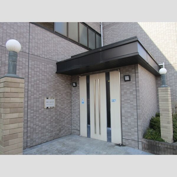 レーブロジュメン エントランス