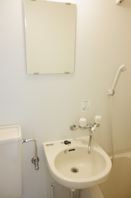 ハウス＆パーク四谷若葉0106号室 洗面