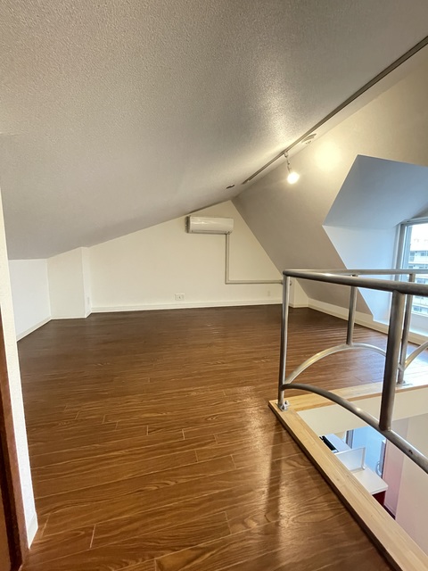 ラフィネパルク新浜0502号室 リビング