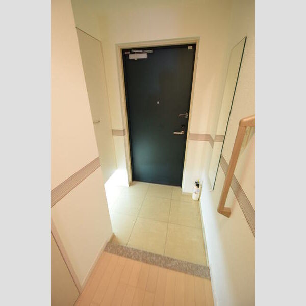 ロイヤルパークス西新井1023号室 玄関