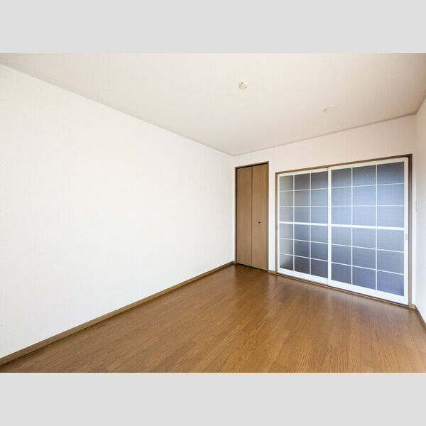 ソレイユ白子　Ⅱ202号室 洋室(物入側)