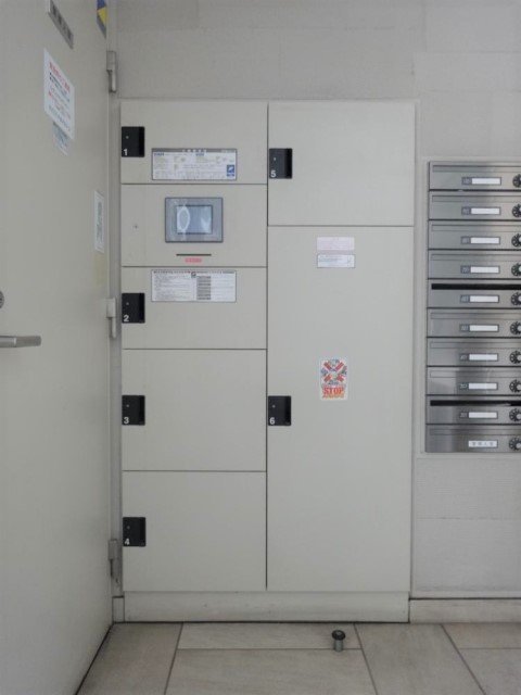 ヴァレッシア代田橋シティ401号室 エントランス