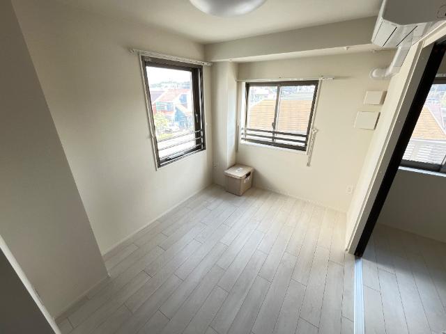 ヴィーナス（Ｖenus）301号室 リビング