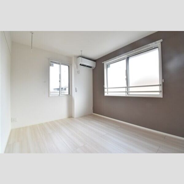 ラ・パージュ桜205号室 居室