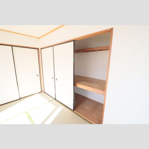 メゾンドネージュ№12 押入