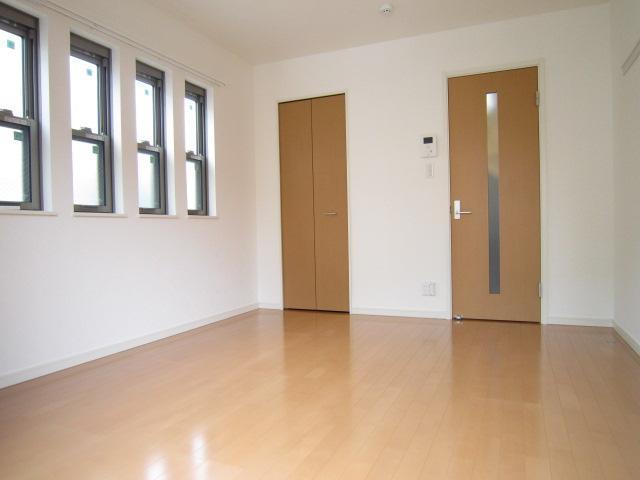 クラッシイキャッスル湘南 使いやすい居間です