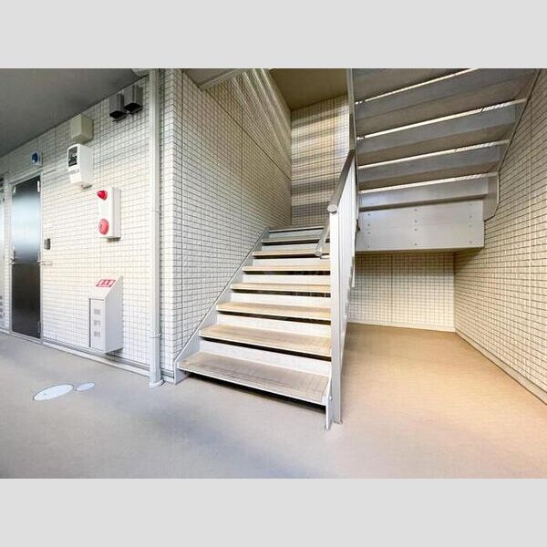 メゾンクレール墨田 階段