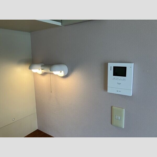 ハイムカメリア203号室 モニター付きインターホン