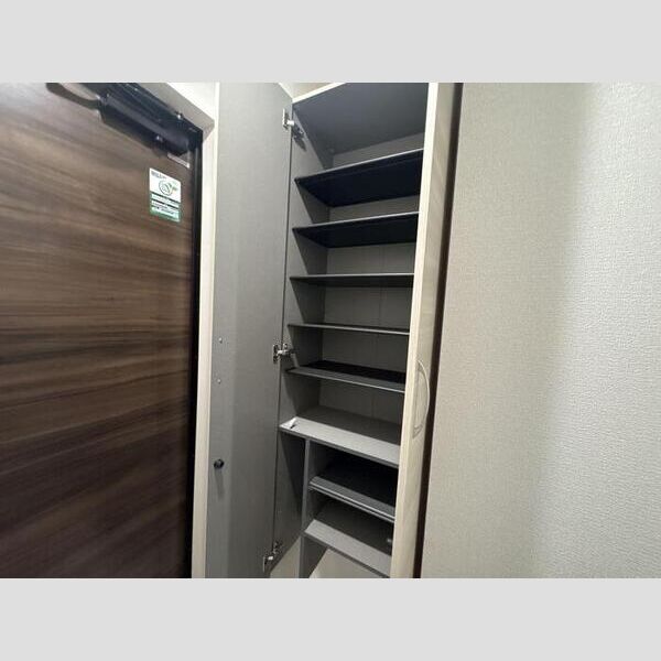 セレスティア南花畑Ⅲ シューズボックス