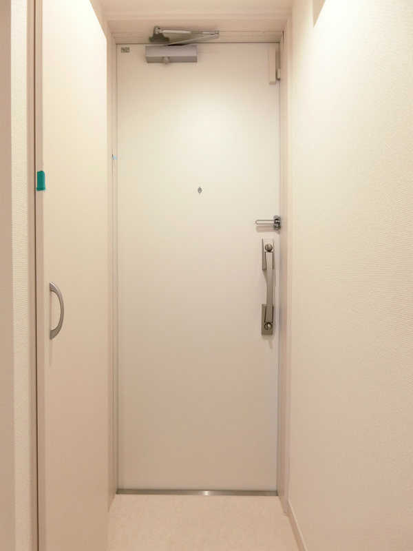 リブリ・片瀬 湘南 玄関