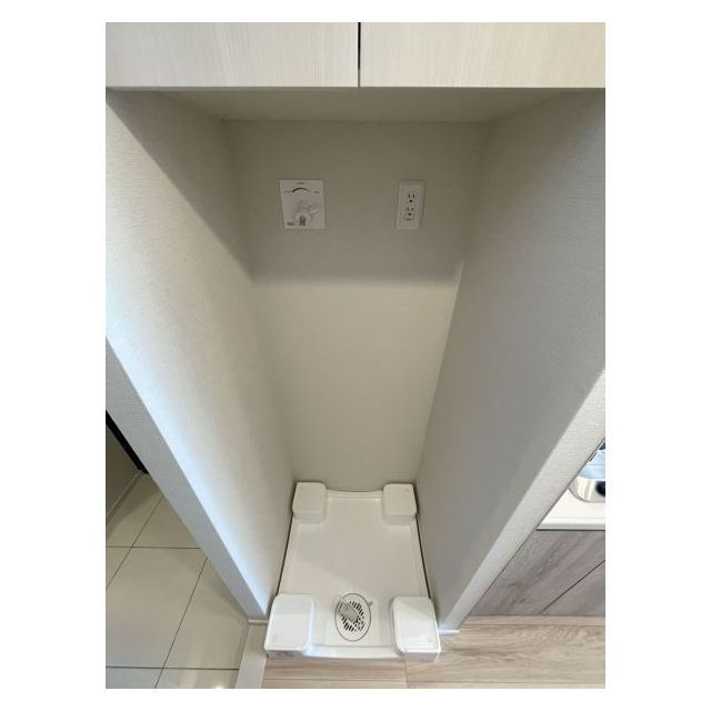 ブランシエスタ横浜高島町1001号室 洗濯機用防水パン