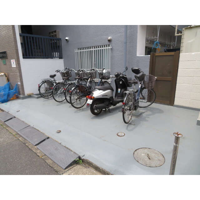 白菊マンション 駐輪場