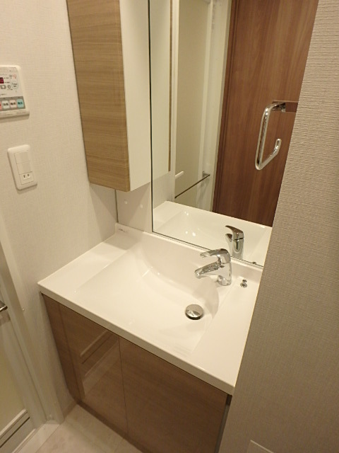 ガーラ・プレシャス神宮外苑 使いやすい洗面所です