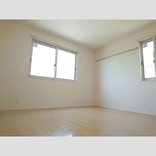 レイディアント201号室 居室