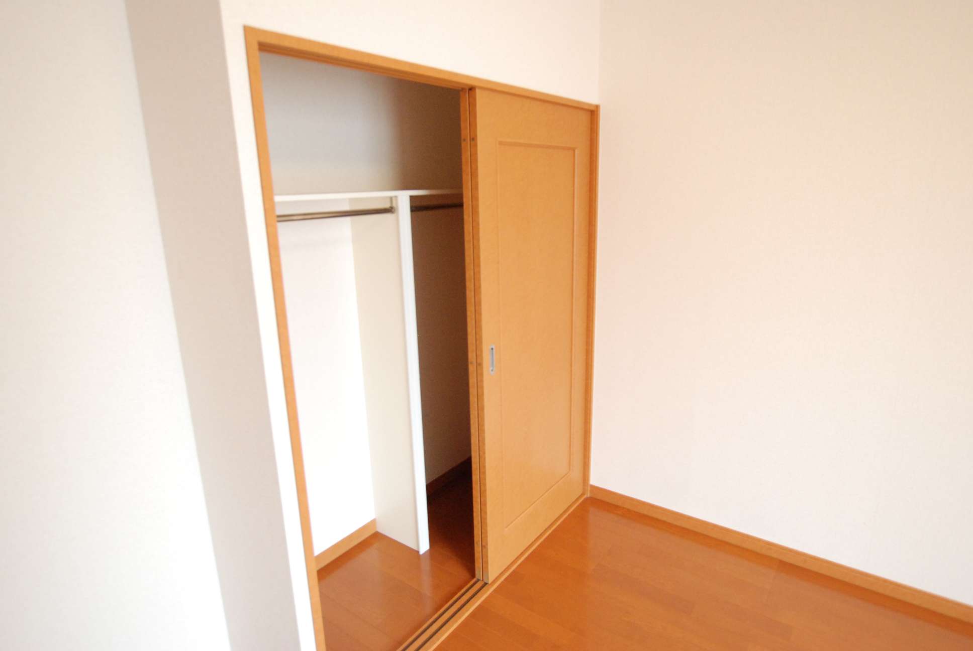 レオパレスウェルカム３９ 2Ｆは絨毯使用となります。